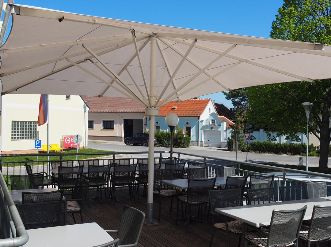 Angern an der March餐馆和美食-Hacker's Restaurant & Weinbar