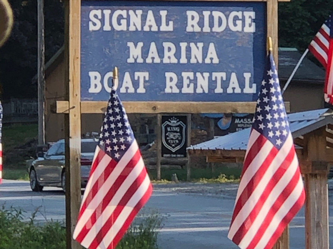 Signal Ridge Marina景点图片