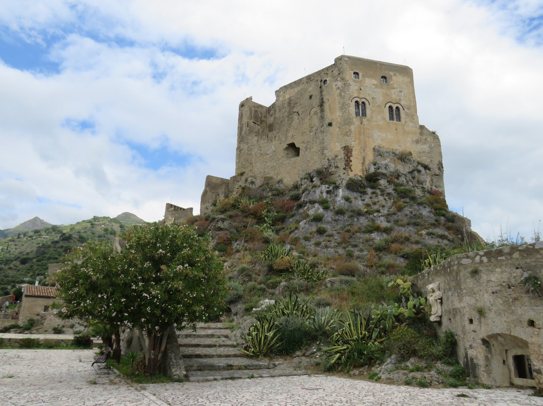Castello Rufo Ruffo景点图片
