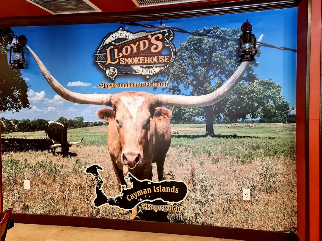 Lloyd's Smokehouse Sports Bar And Grill