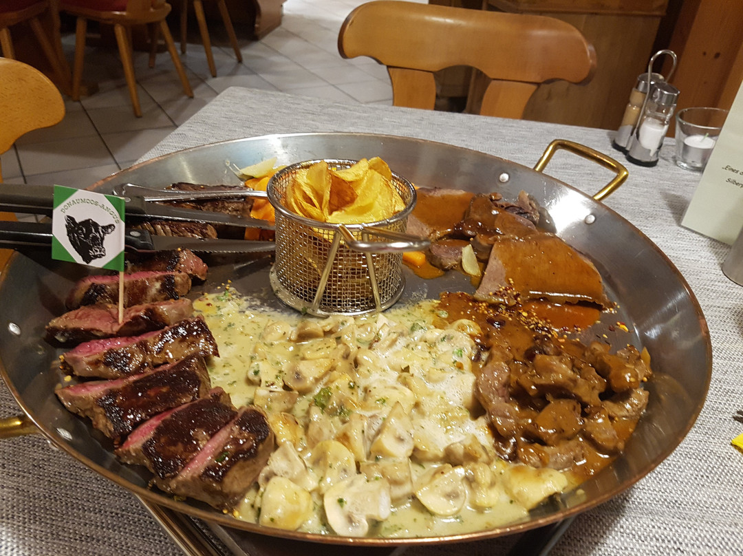 Gasthof und Metzgerei Sonne, Familie Delle主图