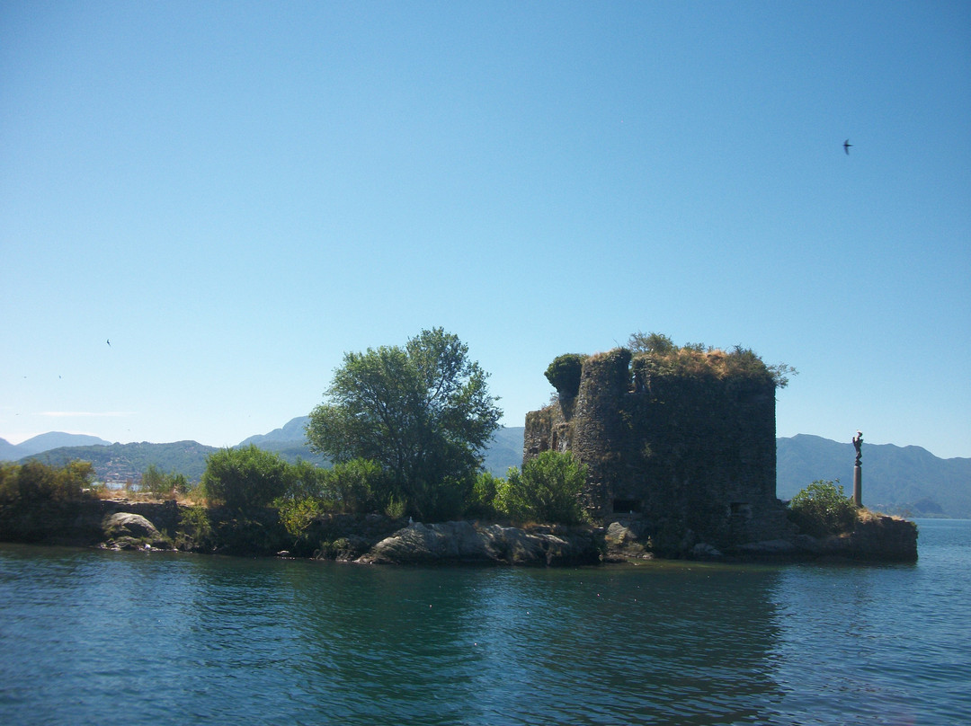 Il Viaggiatore Lake & Mountain Tours-坎诺比奥必去景点