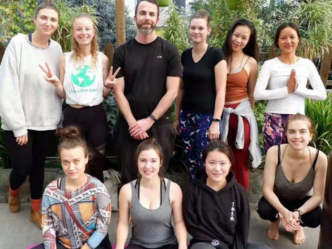 Zoe Chau-成都必去景点