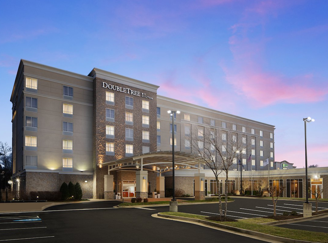 里士满机场假日酒店主图