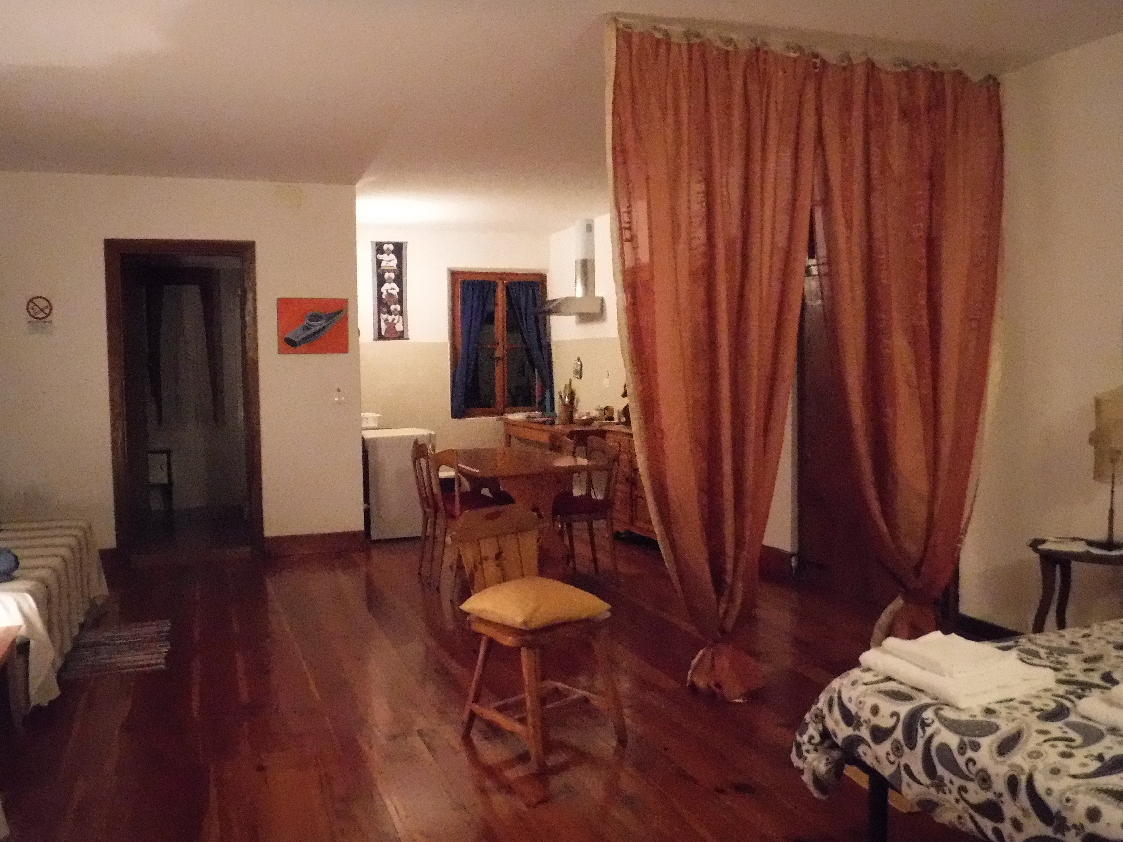 Stasion di Pueste-官方