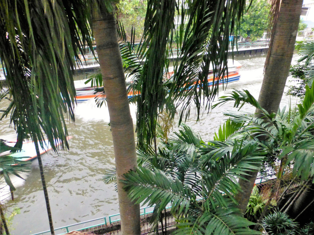 奥里亚索维利亚酒店主图