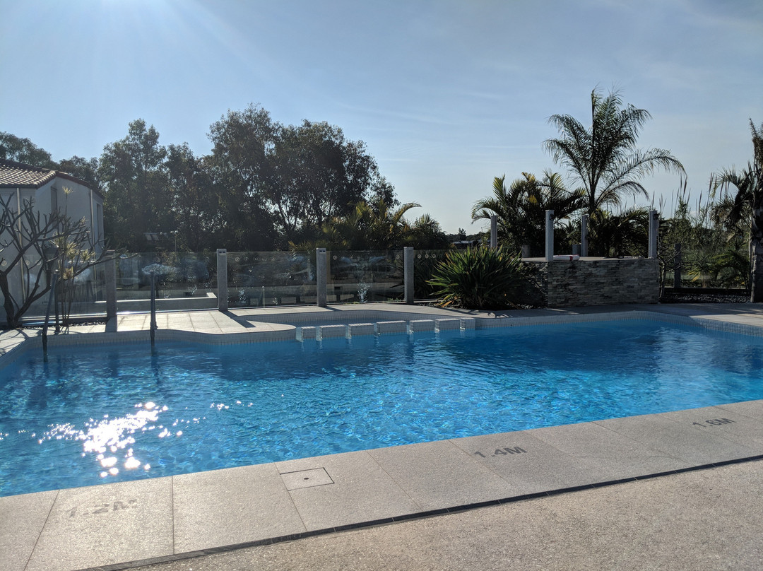 The Swan River Hotel主图