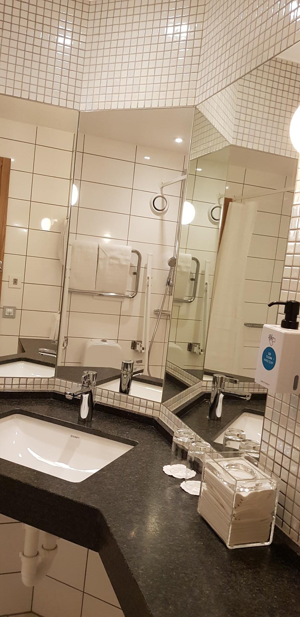 Quality Hotel Grand Borås-浴室