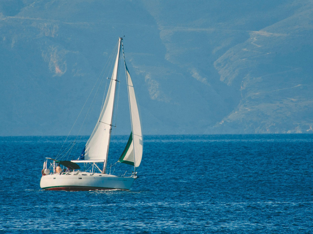 Ariadne Sailing Trips-雷斯蒙必去景点
