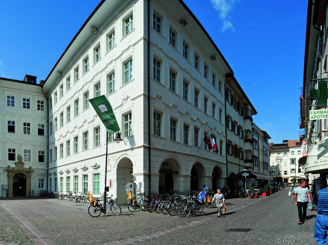 Palazzo Poch (Kaiserkrone)景点图片