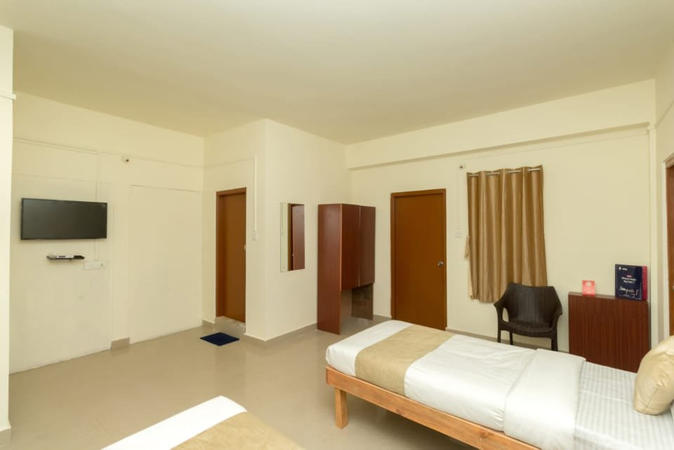 OYO 10796 Hotel Travellers INN主图