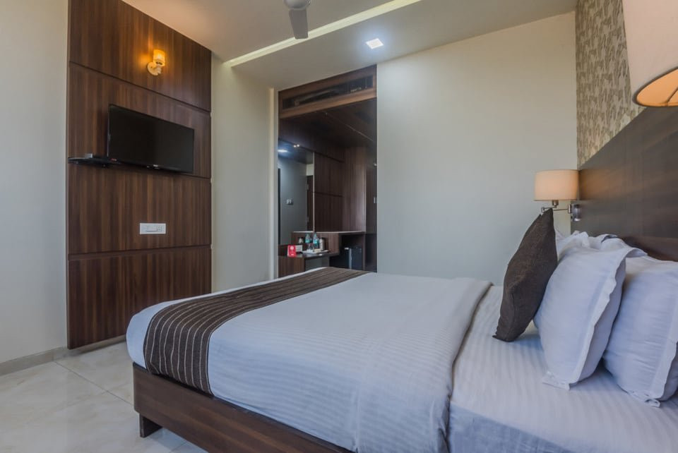 OYO 7136 Solitaire Residency主图