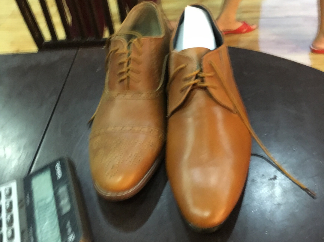 Roni Shoes & Hand Bag Shop-会安必去景点