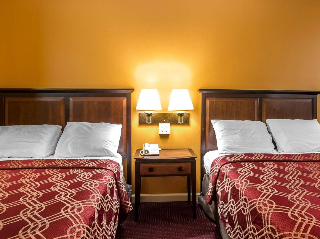 Econo Lodge At Six Flags主图