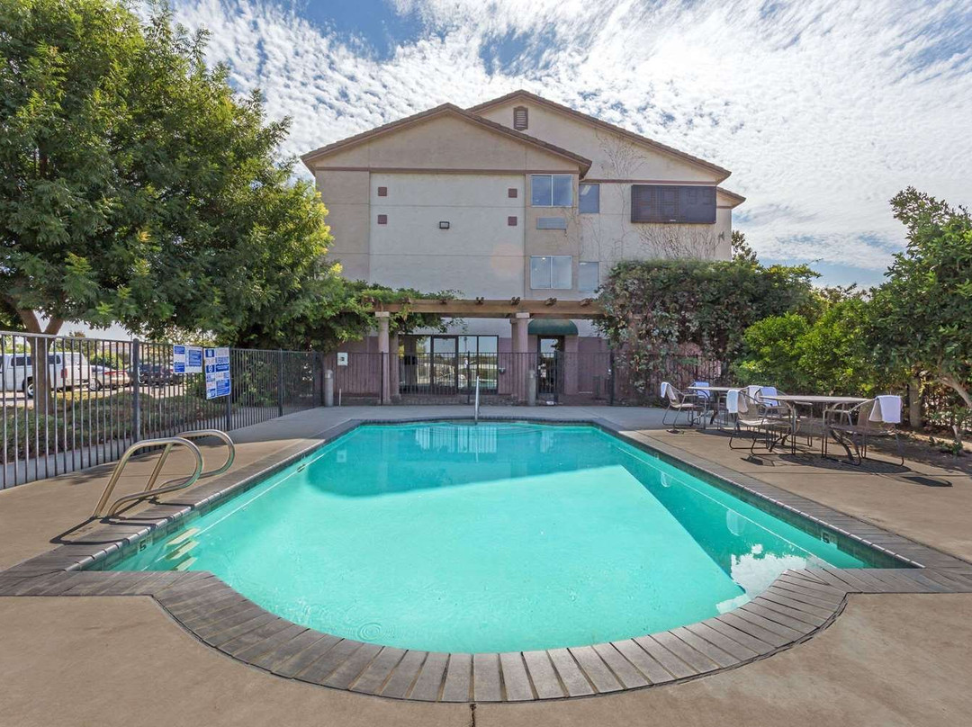 Super 8 by Wyndham Dixon/UC Davis主图