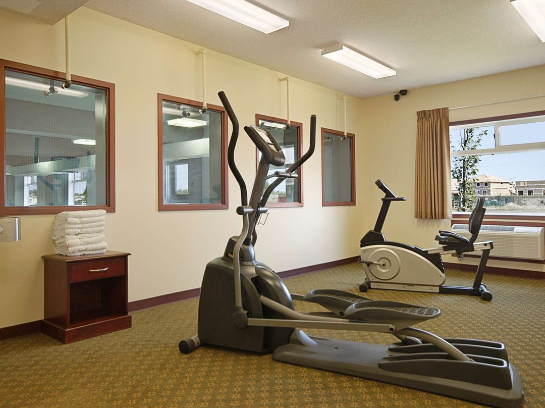 Super 8 by Wyndham Fort Saskatchewan主图