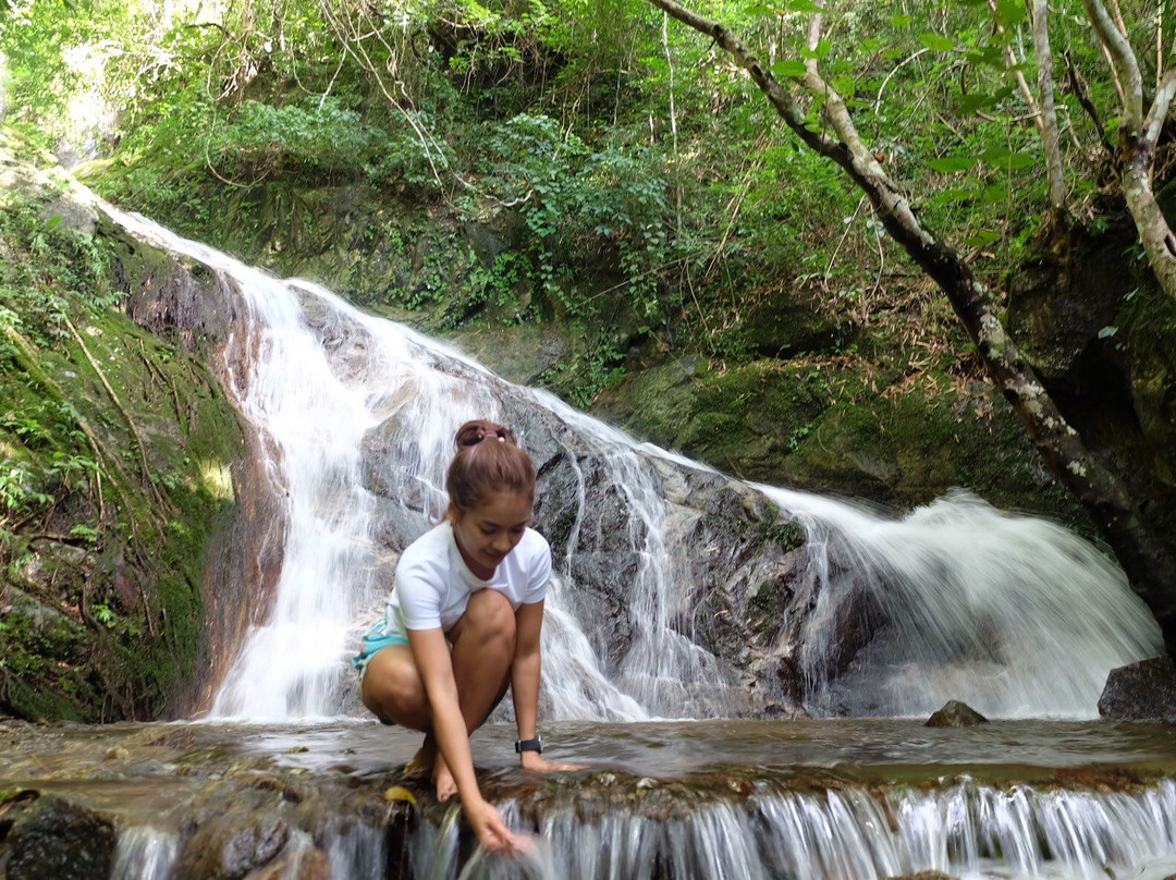 Mae Kampong Waterfall景点图片