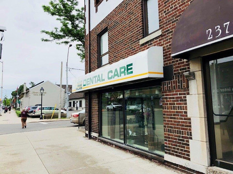 布洛尔西村-多伦多必去景点