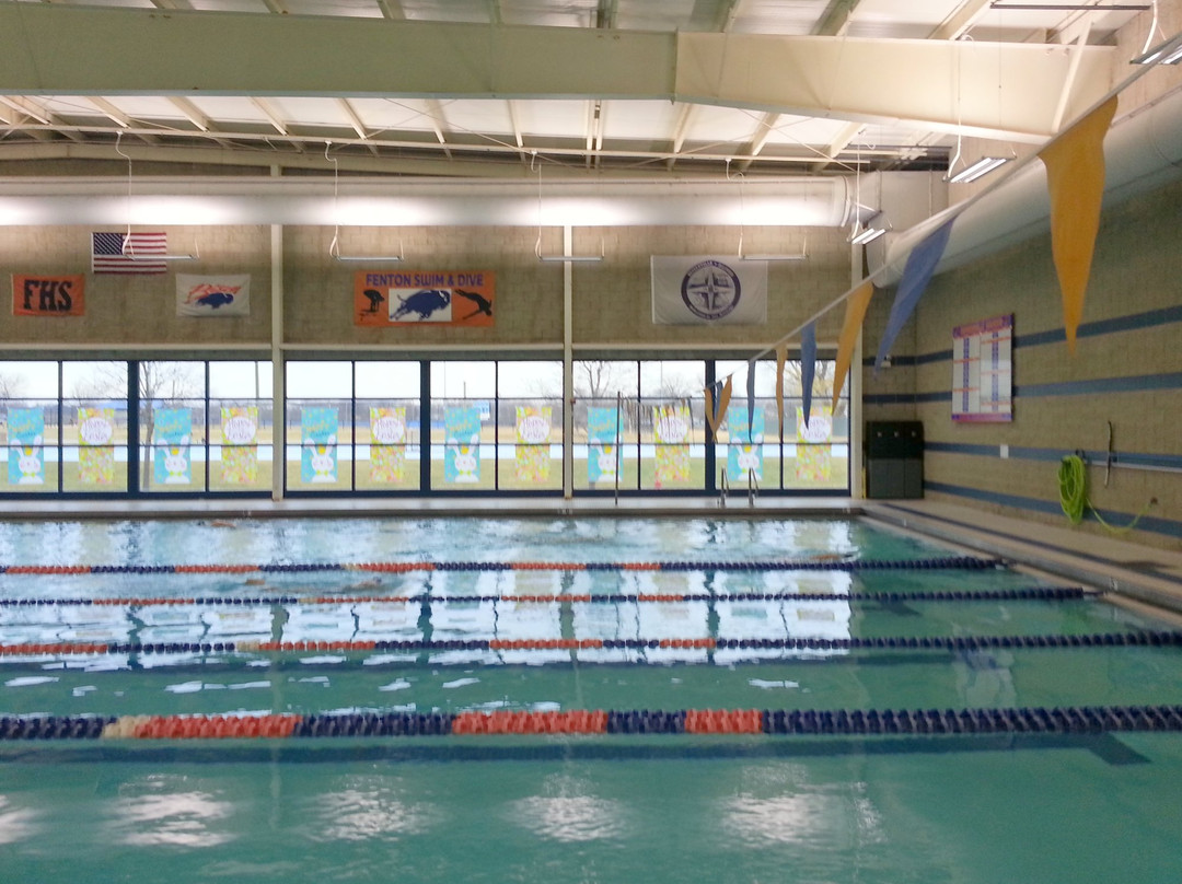 Water's Edge Aquatic Center-Bensenville必去景点