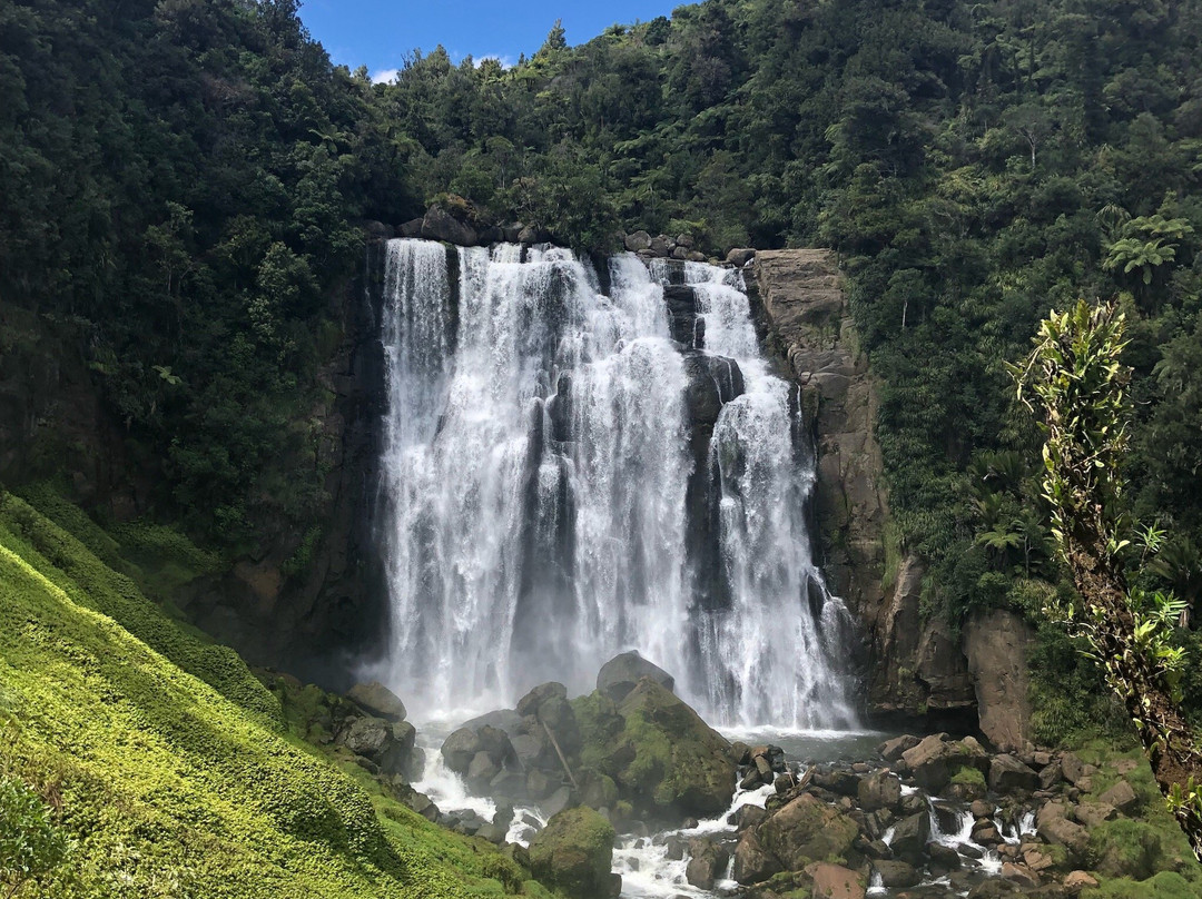 Marakopa Falls景点图片