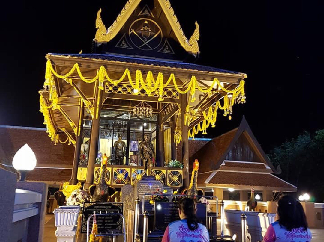 Somdej Phra Naresuan Maharat Shrine景点图片