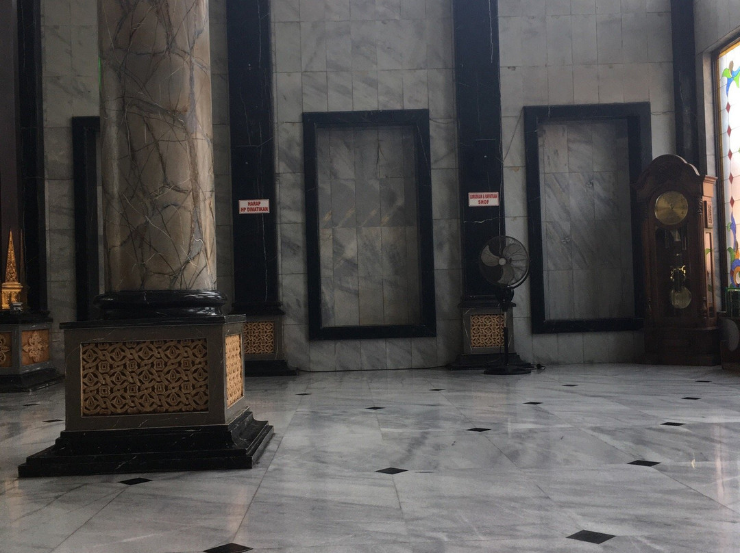 Baitul Mukminin Grand Mosque景点图片