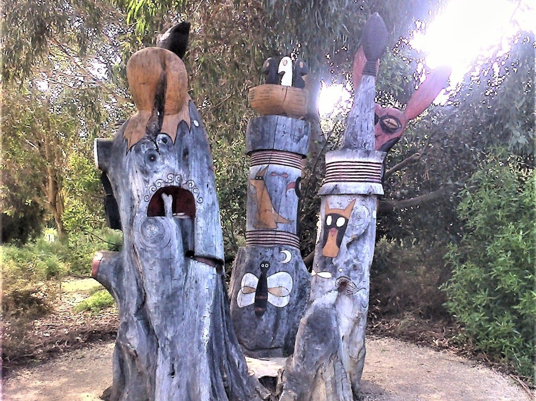 Bunyip Sculpture-Aireys Inlet必去景点