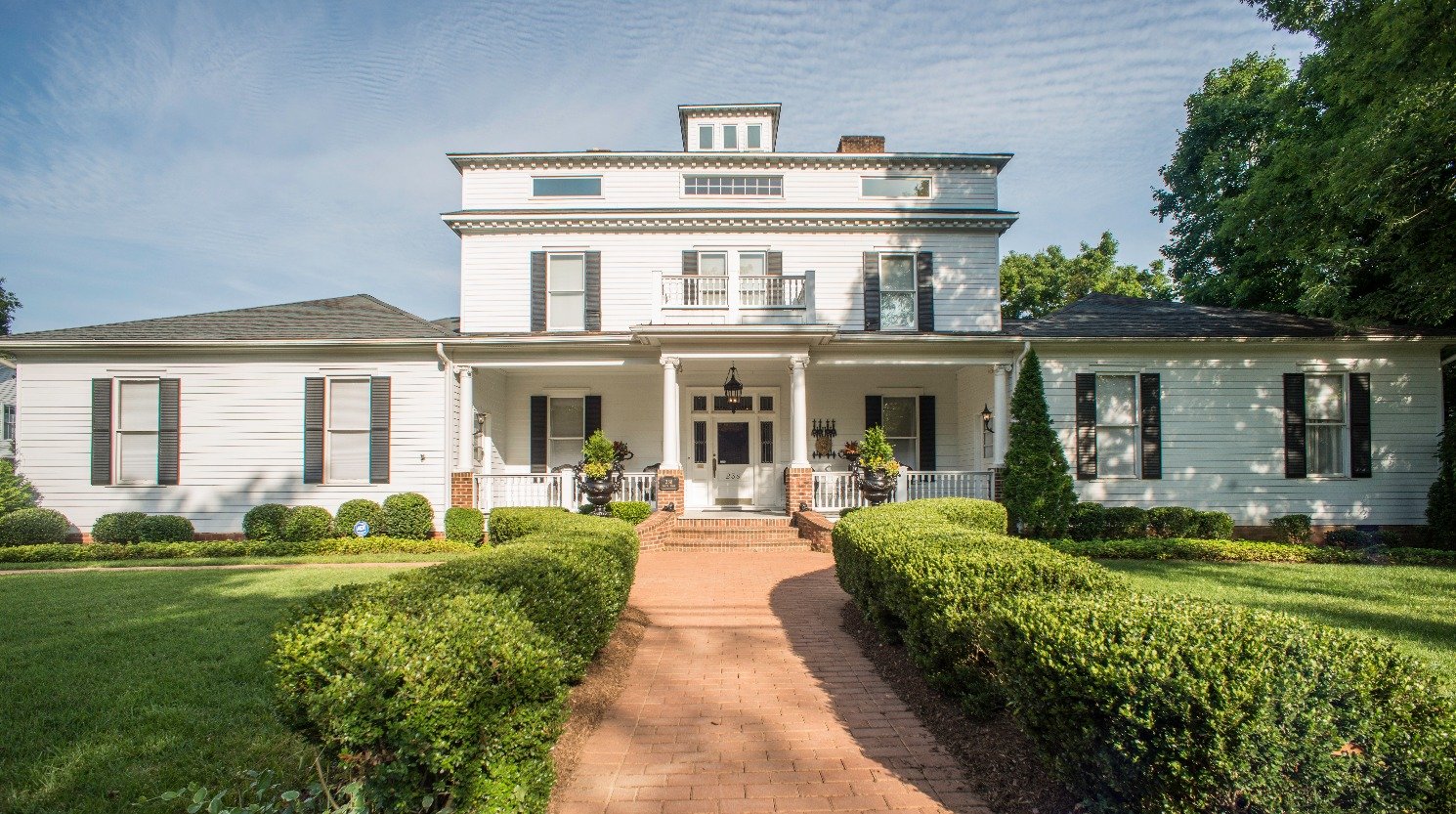 Lions Gate B&B-官方