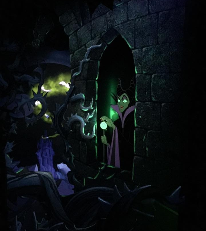 Sleeping Beauty Castle Walkthrough-阿纳海姆必去景点