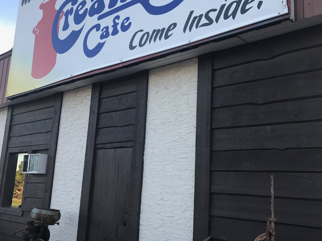 Bowlus餐馆和美食-Old Creamery Cafe