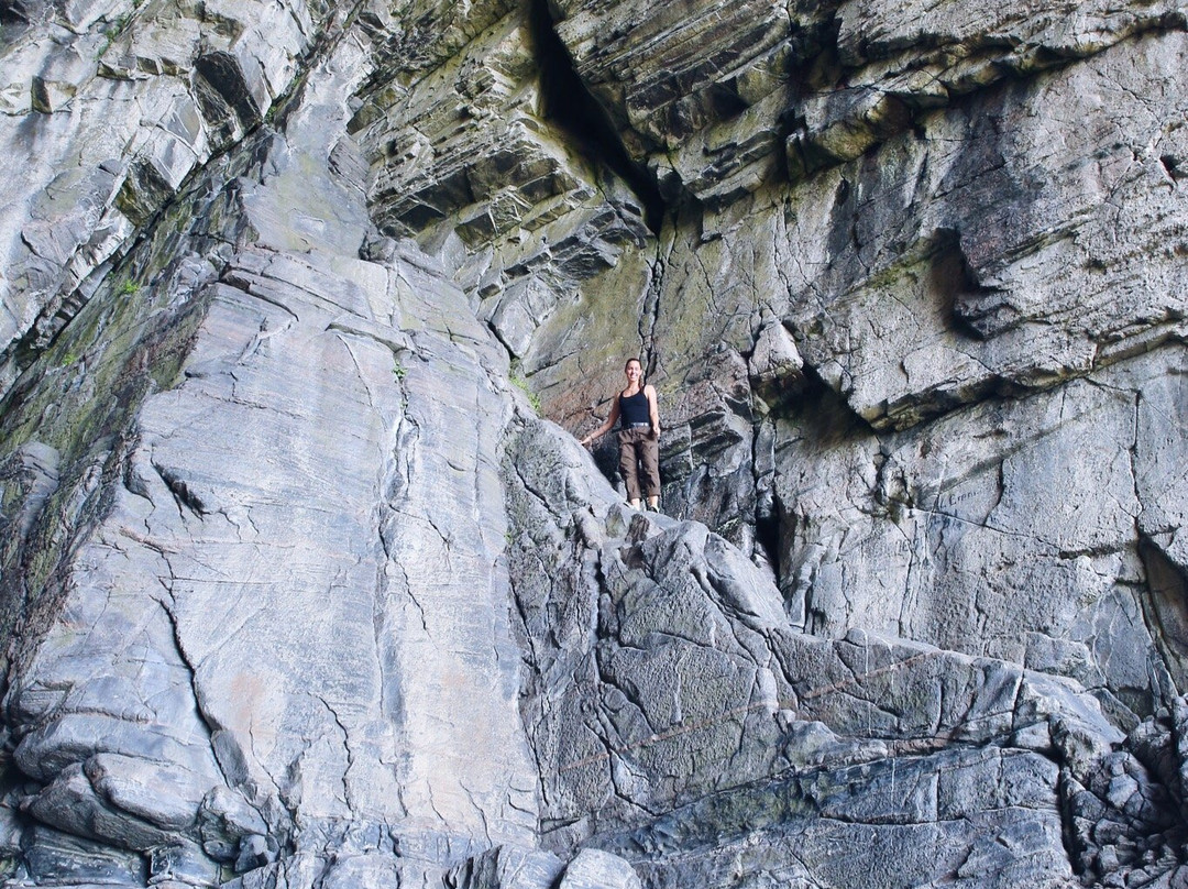 Kirkehelleren Cave-Traena Municipality必去景点