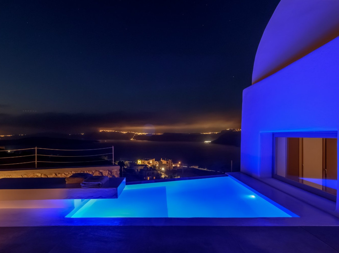 Earino Suites & Villas