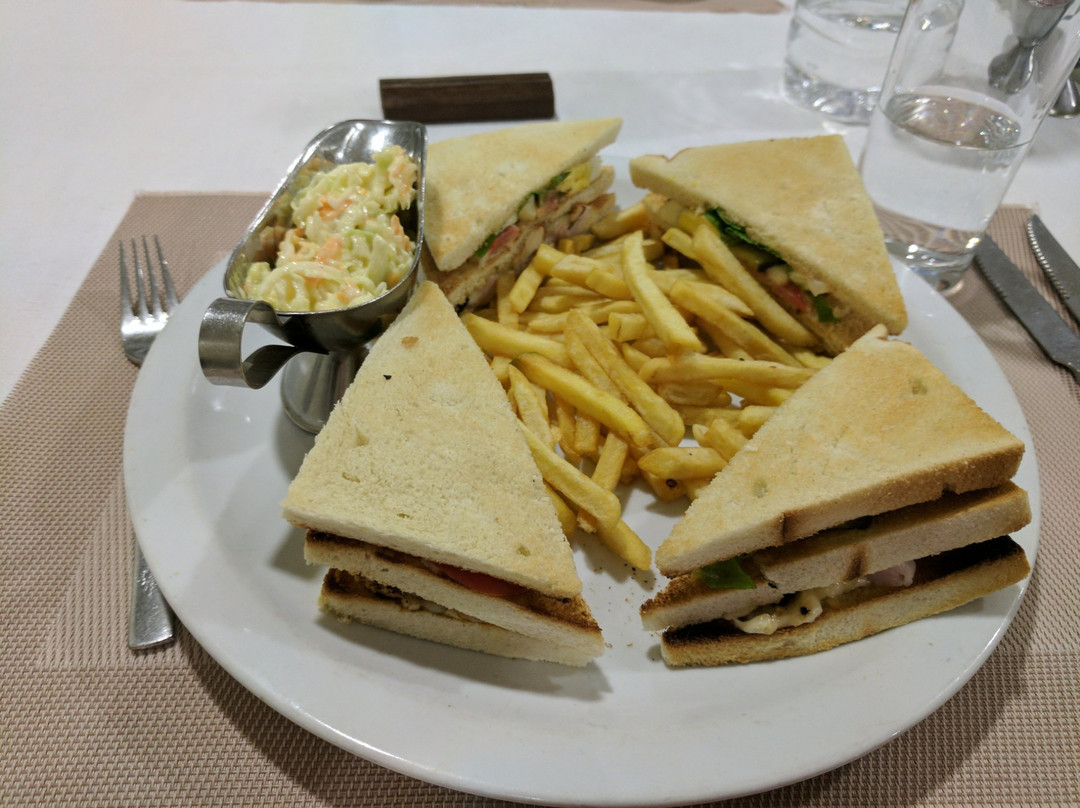 尼亚美餐馆和美食-La Cabane