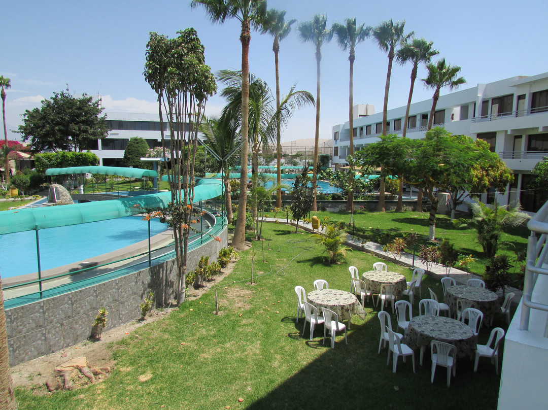 Las Poncianas Club Hotel主图