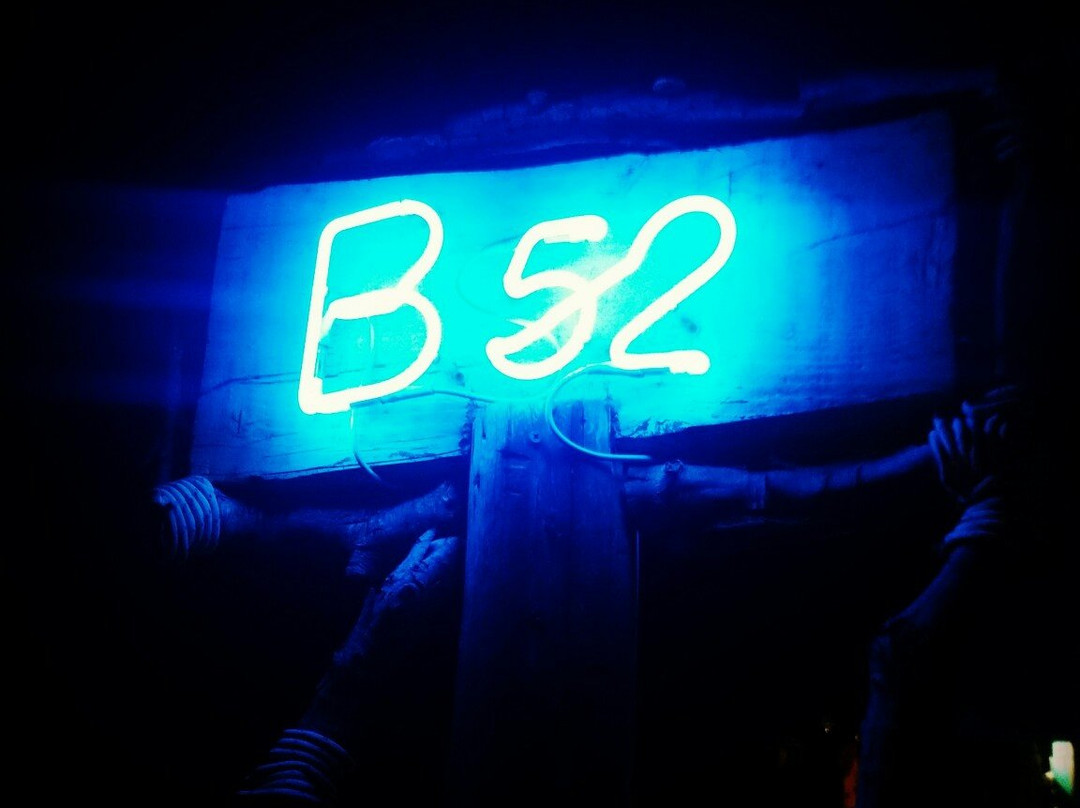 Xirokastello旅游景点-B52 Tiki Bar