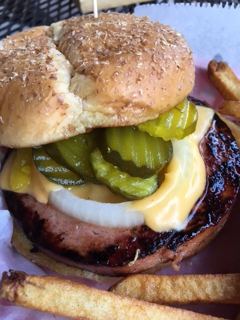 Otie's Old Hilliard Inn & Pub an Patio