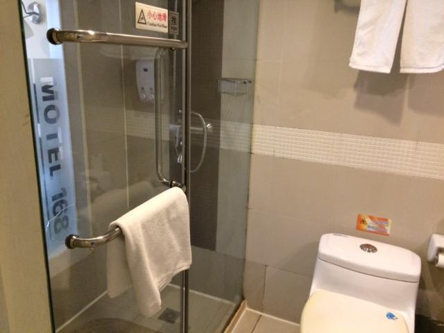 莫泰酒店 (武汉中南路武商梦时代店)-浴室