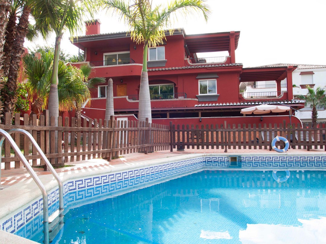 Otivar酒店住宿-La Casa Roja Tropical B&B