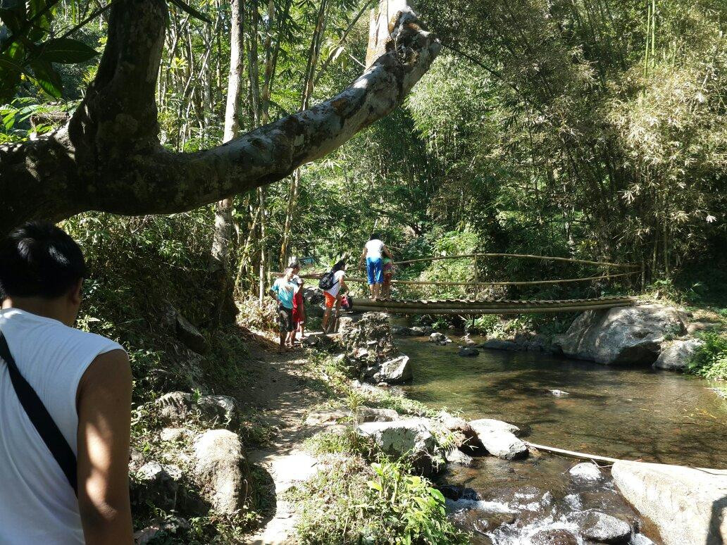 Colek Pamor Waterfalls景点图片