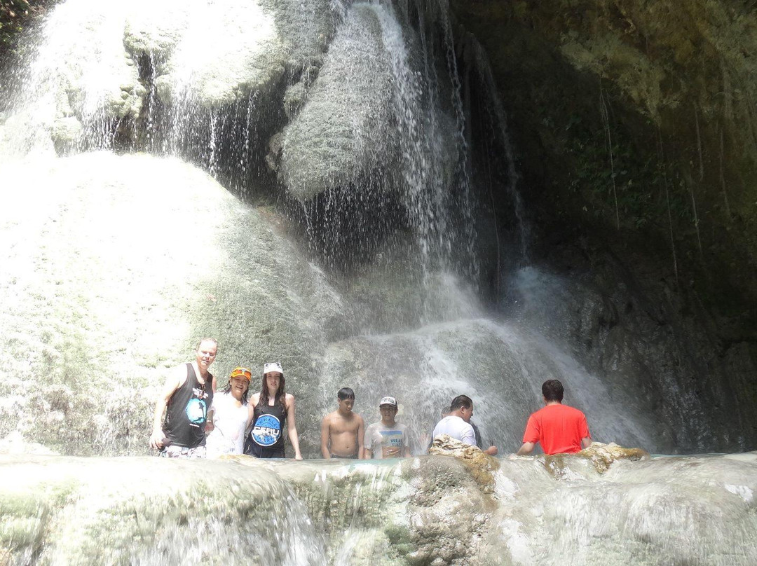 Aguinid Falls-参波恩必去景点