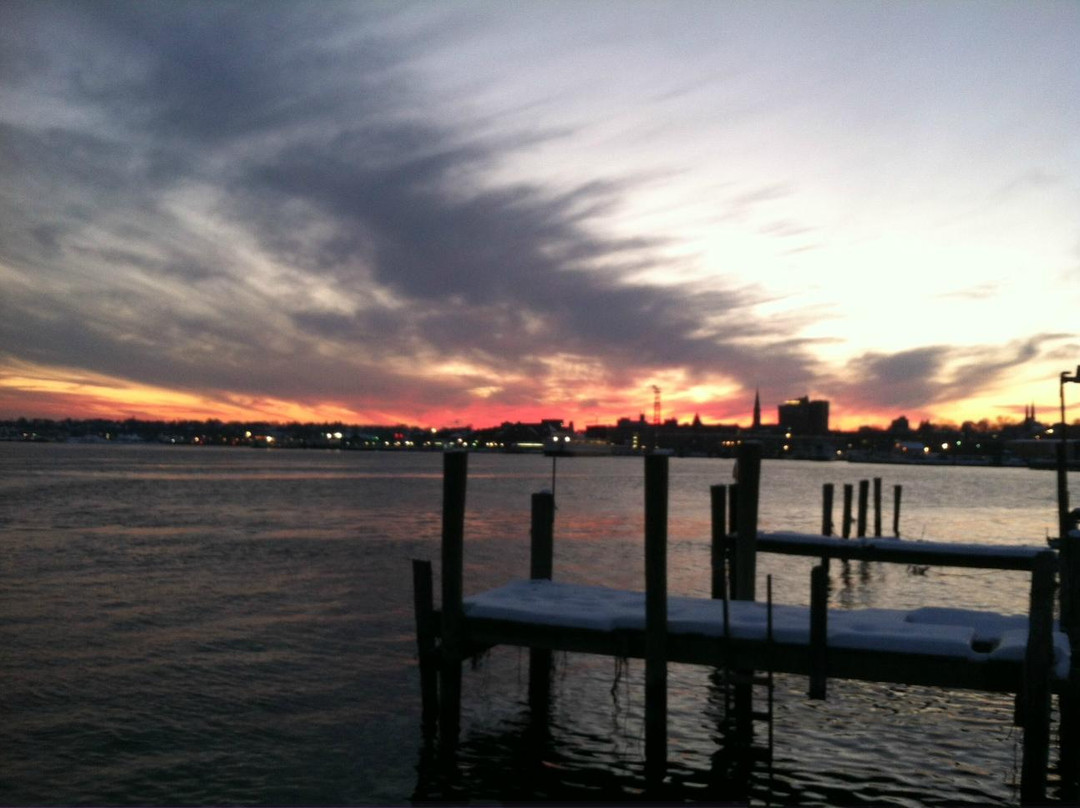 格罗顿酒店住宿-Thames Inn and Marina