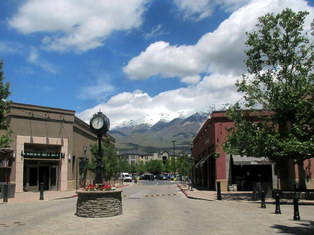 The Shops at Riverwoods景点图片
