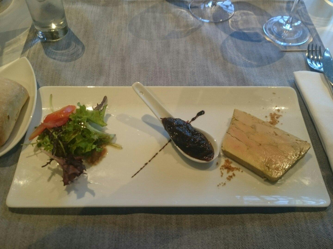 Auberge Le Prieure Des Gourmands主图