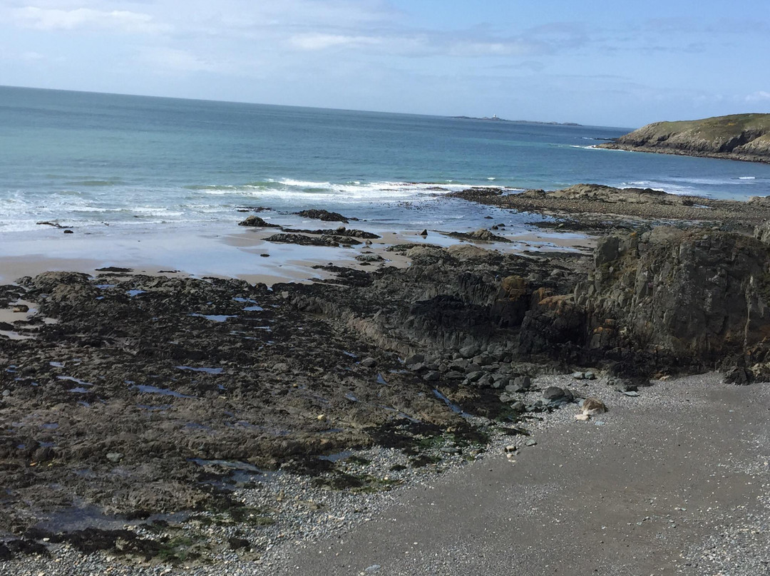 Porth Swtan Beach景点图片
