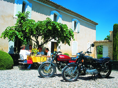 Classic Bike Esprit Day Tours-圣雷米必去景点