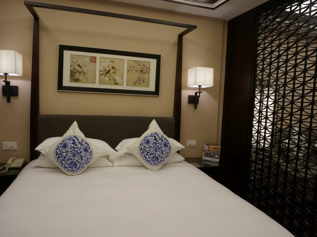 杭州西湖艺联君亭酒店(黄龙体育中心地铁口店)主图