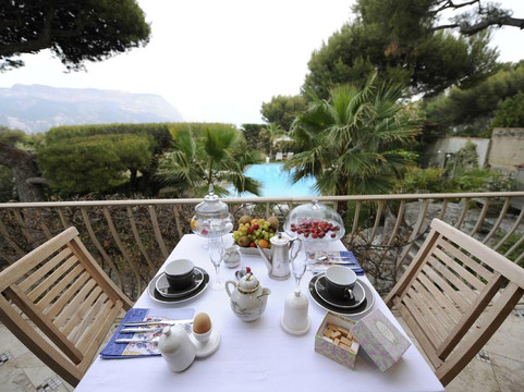 Astoria Villa