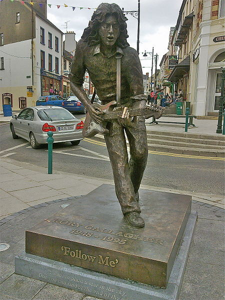 Rory Gallagher Statue-Ballyshannon必去景点