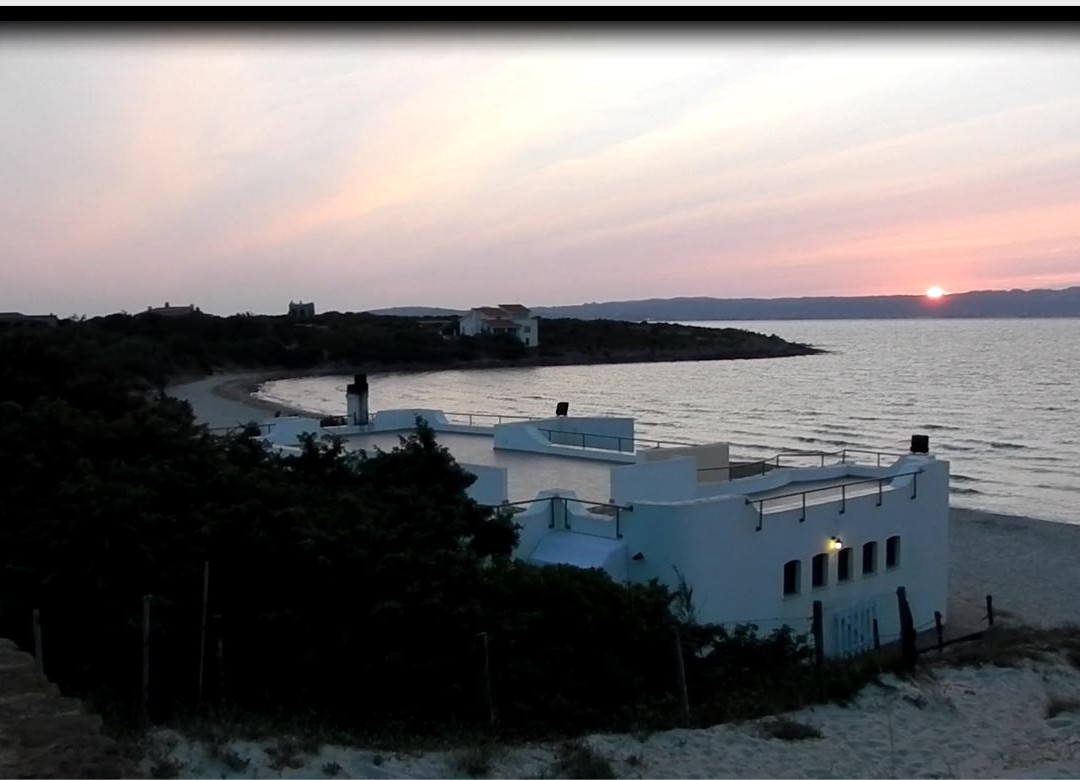 Sotto Torre Beach-Calasetta必去景点