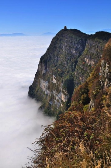 舍身崖-峨眉山市必去景点
